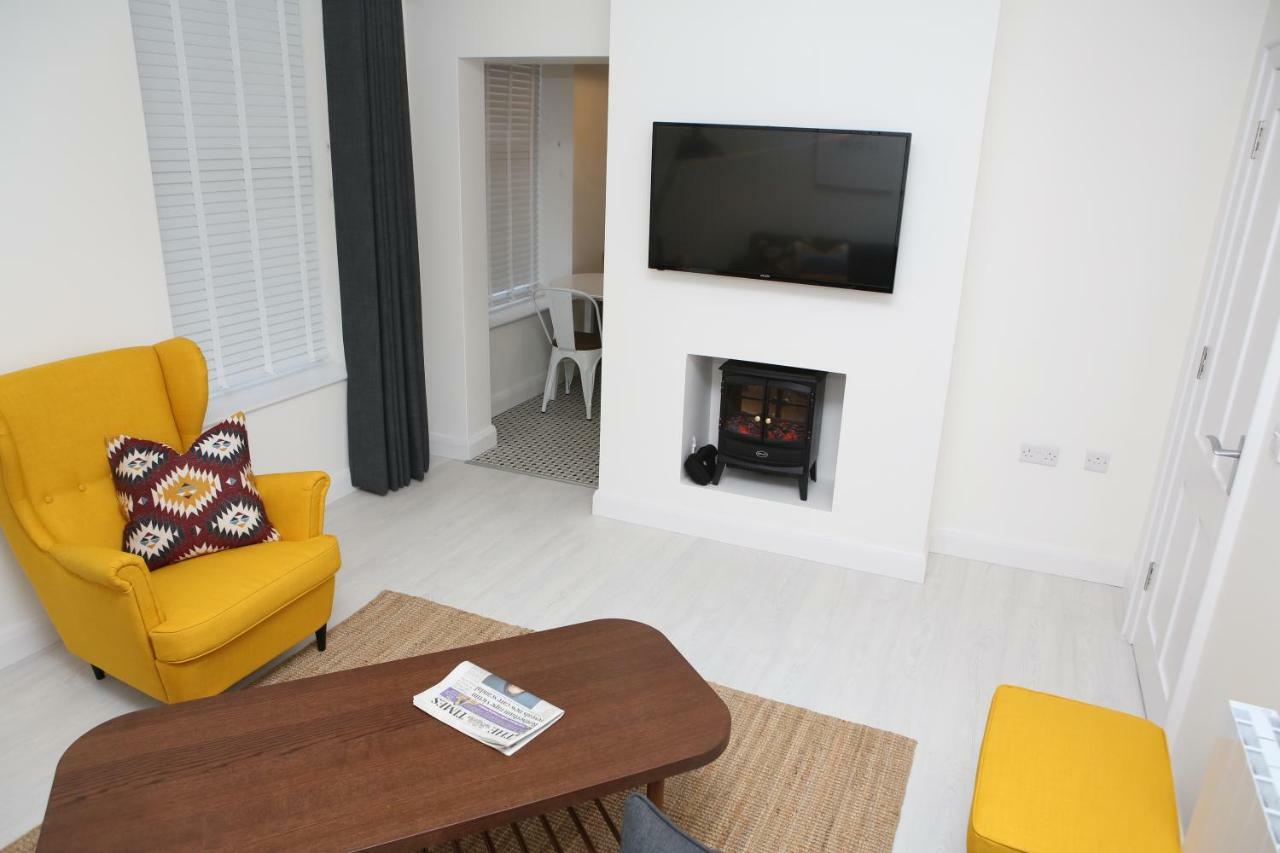 אניסקילן East Bridge Apartments מראה חיצוני תמונה