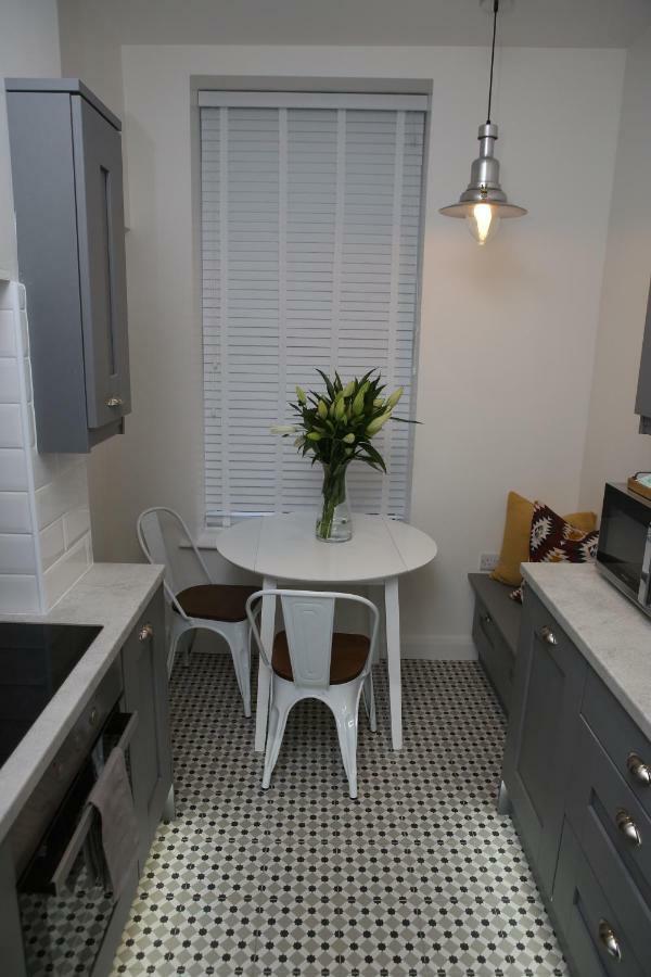 אניסקילן East Bridge Apartments מראה חיצוני תמונה