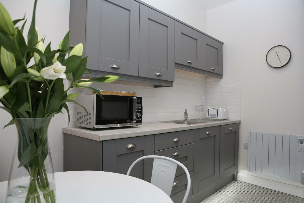 אניסקילן East Bridge Apartments מראה חיצוני תמונה