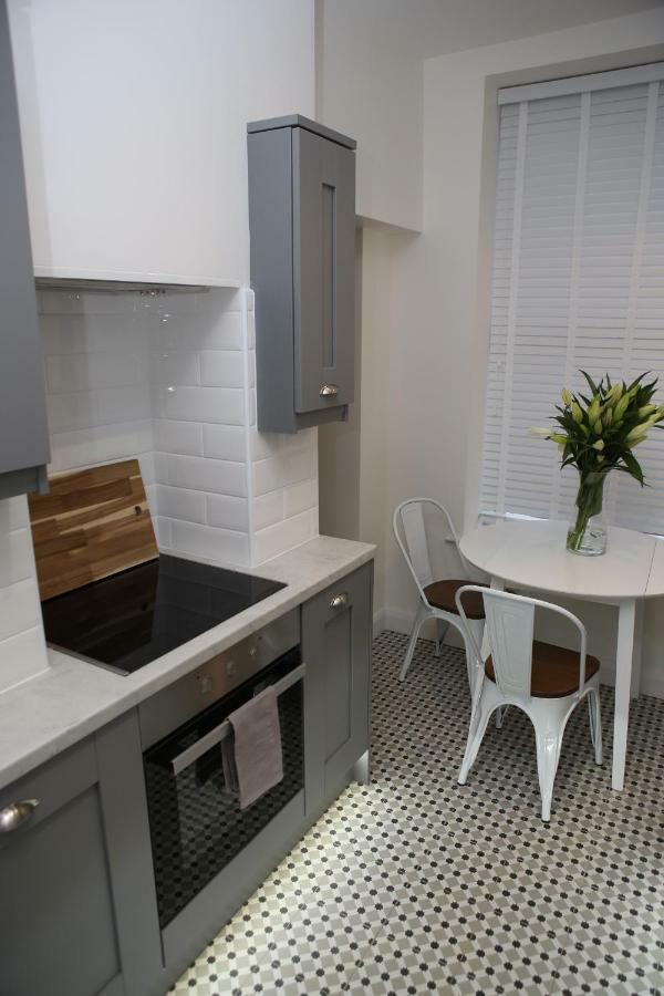 אניסקילן East Bridge Apartments מראה חיצוני תמונה