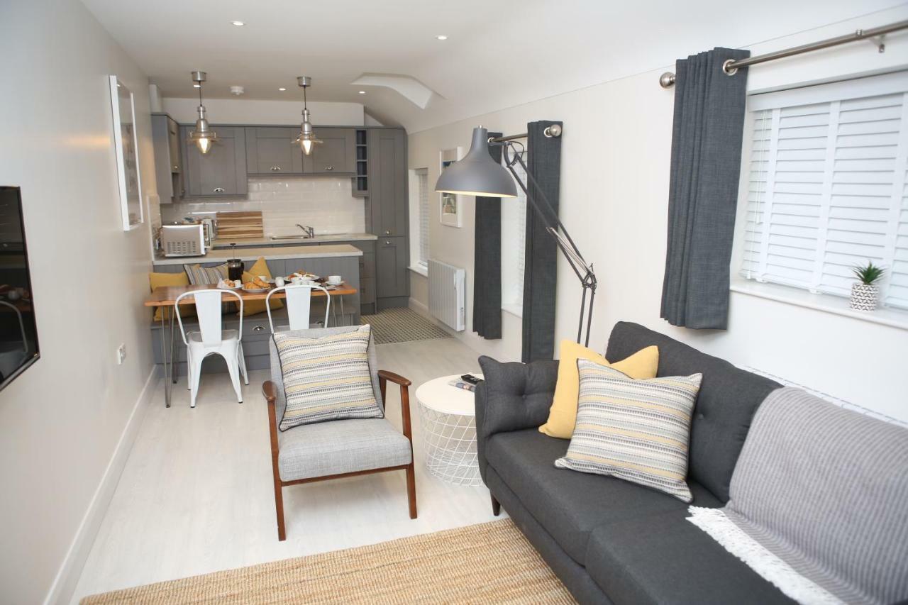 אניסקילן East Bridge Apartments מראה חיצוני תמונה