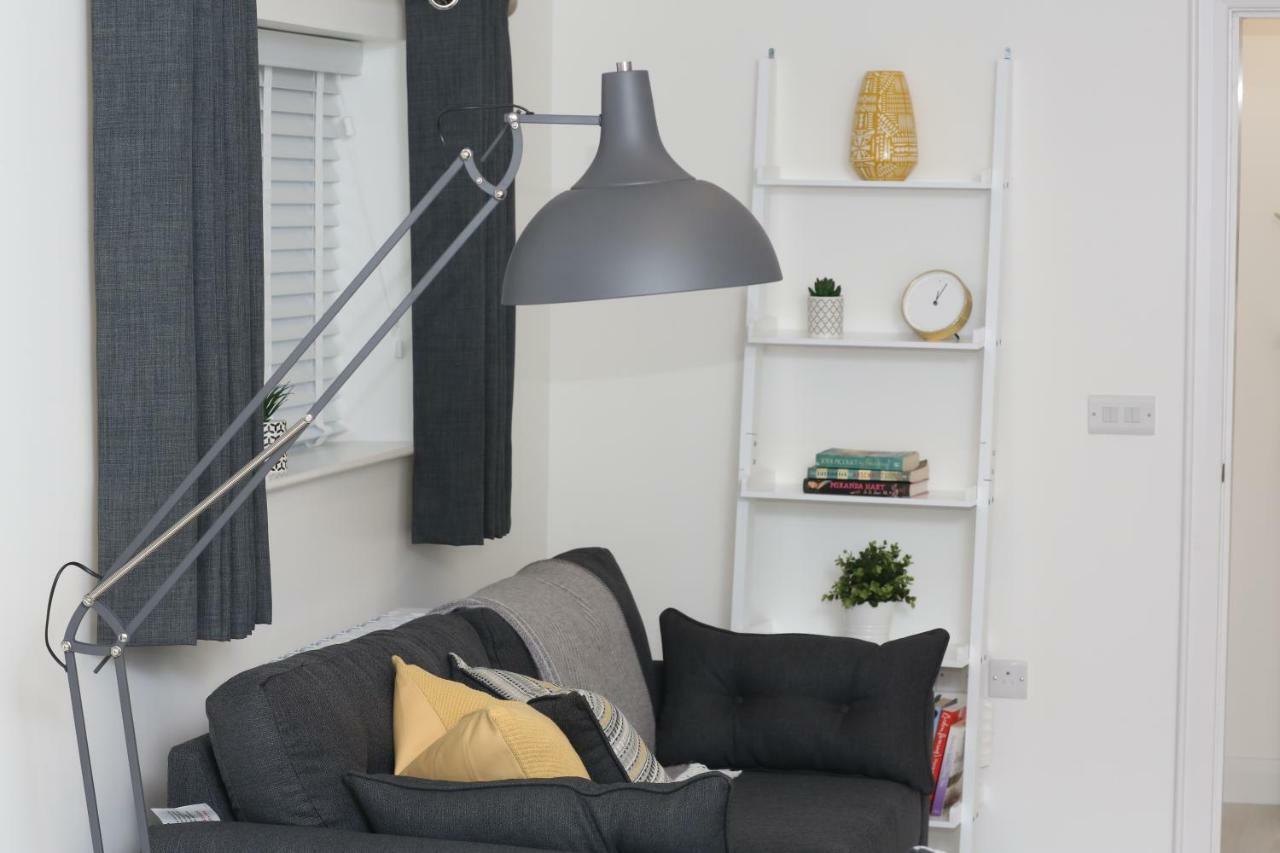 אניסקילן East Bridge Apartments מראה חיצוני תמונה