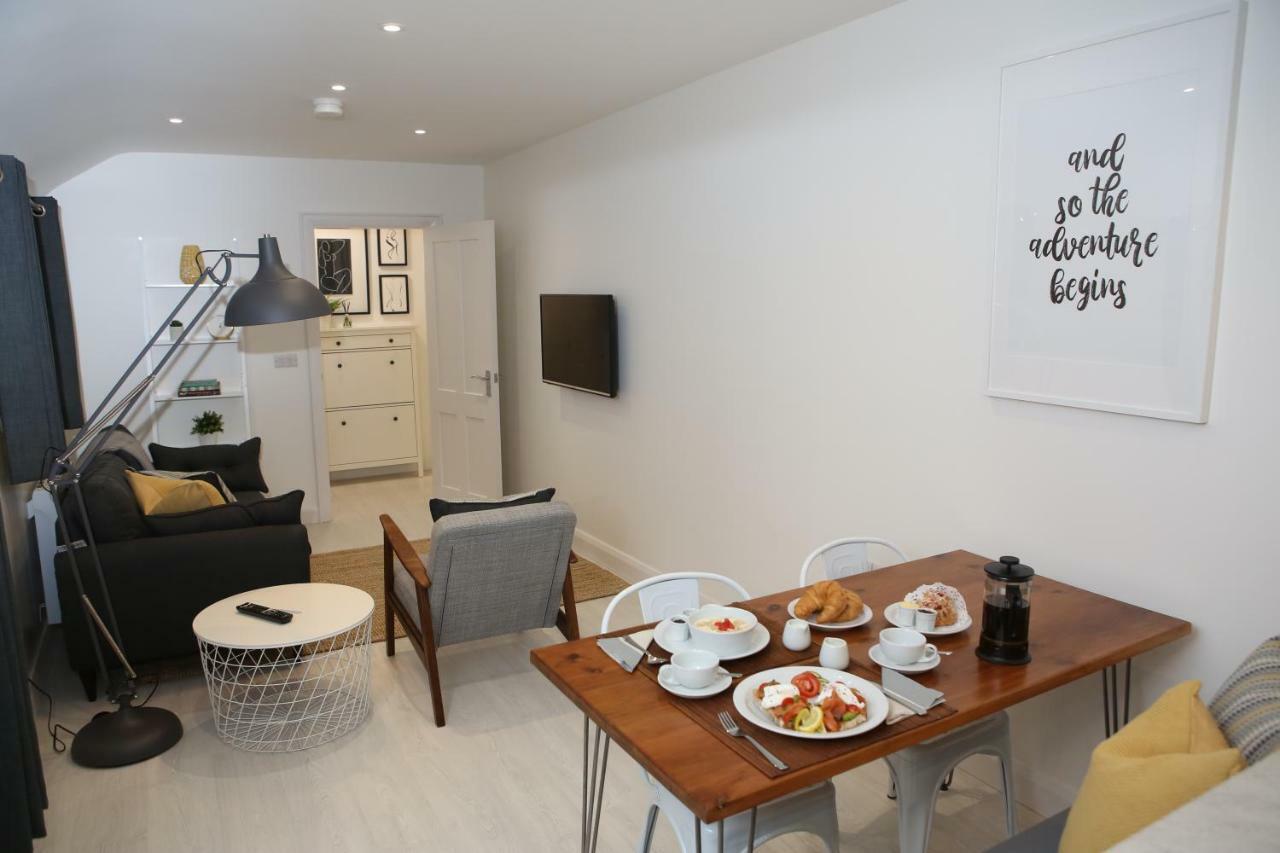 אניסקילן East Bridge Apartments מראה חיצוני תמונה